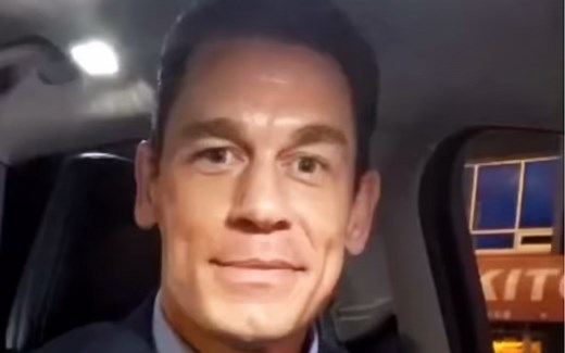 John Cena eats Bing Chilling (1080p) (CC)（赵喜娜陷入了纠结 自己到底是更爱冰激淋还是更爱《速度与激情9》）