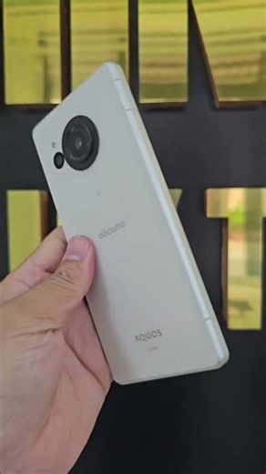 Sharp Aquos R8 Chip 8 gen 2 phân khúc hợp lý