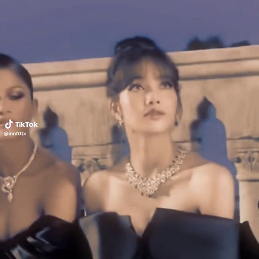 Im having a stomach ache rn 😊 #lisa #lalisamanoban #lisaedit #fyp #foryou