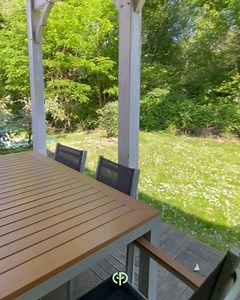 Petit tour dans un cottage Premium pour 6 personnes 🏡https://bit.ly/Cottage_Premium_LA Un salon chaleureux, une cuisine entièrement équipée et une terrasse privée en pleine nature, vous serez encore mieux qu'à la maison ! 😍 | Center Parcs Le Lac d'Ailette