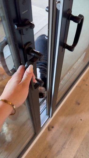 18K views · 815 reactions | My morning routine after school drop off & coffee ofc!! 﫧☀️✨ #asmr #morningroutine #momlife #cleantok #organizedhome #motivation #diml | Catben | Facebook