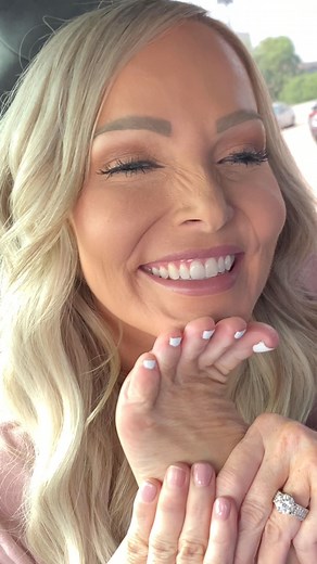 Johnjaystootsies on Instagram: "Wow!! White toes!!! #smile"