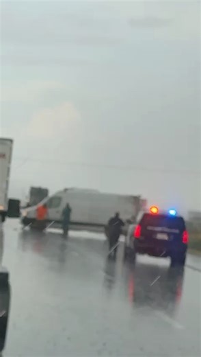 24K views · 100 reactions | ⚠️ Around 6:43 p.m. today, Wednesday, August 20, 2025, at I-20 and Pecos, Texas Highway 285. The white van skidded, coming to rest in the middle of the lanes. Be careful while driving. Always slow down. When it rains, be extra careful. Video by Danny Salinas | Patsy Casas Telemundo20 | Facebook