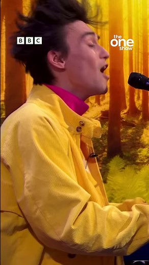A magical moment! ✨ Award-winning musician Jacob Collier performs his latest single, #WitnessMe, live in our studio 🎹 Head over to #iPlayer to watch the full performance on the Friday February 23rd episode of #TheOneShow | The One Show