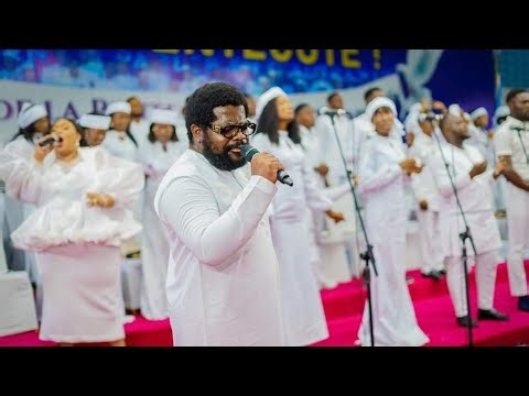 Tika lola nayo efonguama Medley by fr Emmanuel Musongo a la cité de triomphe adoration prophétique