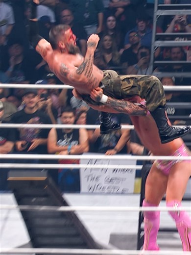 Fletcher folded Briscoe through steel 😖 | fletcher