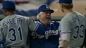 Howell seals it for Dodgers