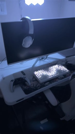 New setup monitor to laptop and ps5 rate ?/10 just lie this till my pc is done #pc #newsetup #elcinco #gaming