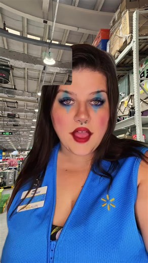 Walmart Karen Demands Return, Assistant Manager Responds
