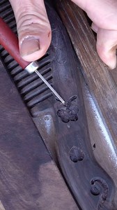 2.1M views · 10K reactions | A touch of tradition: Handmade wooden Comb in ancient style. The post is about a handmade wooden comb with inlaid shell work, a technique dating back to the Shang Dynasty. It highlights the traditional craftsmanship involved in creating the comb and promotes it as a gift. #handmade #ancient #traditional #combmaking #craftmanship | How Things are Made | Facebook