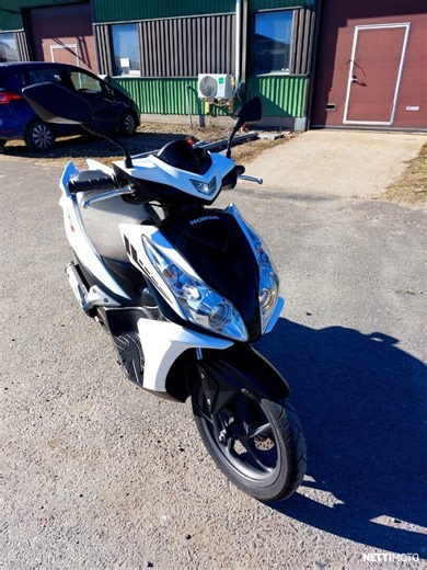 Honda NSC 50R 50 cm³ 2017 - Riihimäki - Skootteri - Nettimoto