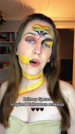 @Britney Spears inspired halloween makeup 🖤🖤 No one I’d rather share a name with. I would die if she sees this 🤞🏻😭🥹 #halloween #halloweenmakeup #britneyspears #foryou #fyp