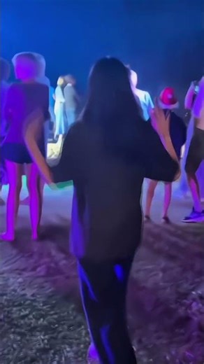 400 baht is all it takes to make Ling dance🤭😆Proof that money can move Ling 🤣🔥#lingorm