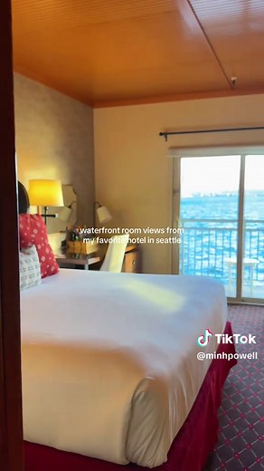 ⭐️Where to stay in Seattle⭐️ Walking distance to Pike Place Market, Downtown Seattle, and stunning views of Mt. Rainier, The Edgewater Hotel gives you the coziest Seattle stay! #edgewaterhotel #seattlehotels #seattle