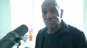 Interview with legendary subway singer Geechee Dan aka Danny Small or the Singing Dragon. We talk about his life, lineage, and the origin of his name. He’s almost 80 years old and still doing his thing. Thrilled to help preserve his oral history. Watch him sing Otis Redding's I've Been Loving You Too Long: https://www.youtube.com/watch?v=3ZrxFTb7oe0 ~ Vocal Artist House, feat. Geechee Dan ~ Produced by Jerry Jean ✨www.vocalartisthouse.com✨ | Jerry Jean