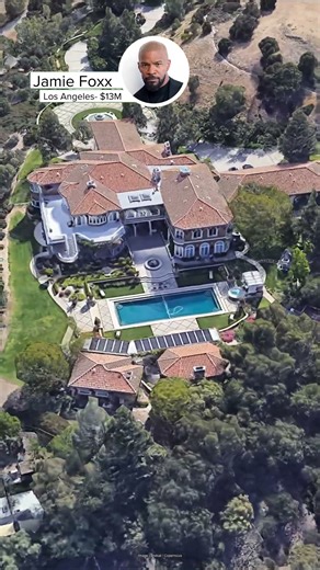 Jamie Foxx Lives Like a King in the Valley!