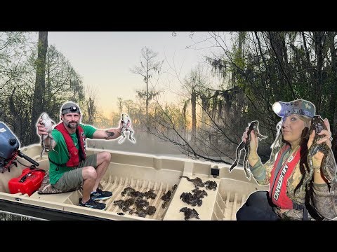 The Bullfrogs Were STACKED in This Bayou! { Catch And Cook }