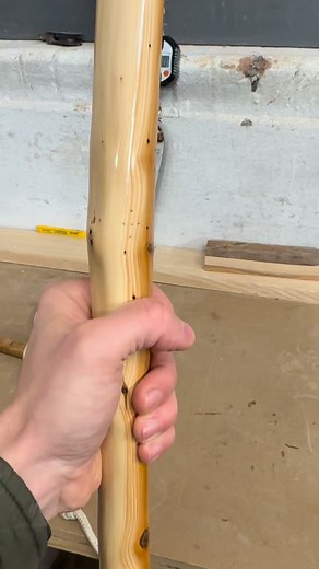 A little challenge for everyone on this 107lb Italian yew Warbow. Try counting the knots! I’ll wait. #warbow #archery #longbow #medieval | Boston Bows