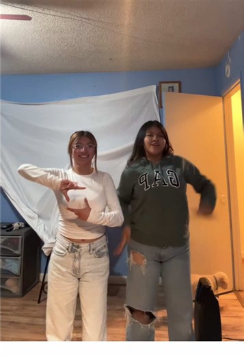 Drafts with my twinnn💕 - - - #drafts #twin #spongebob #icespice - @Sam🎀