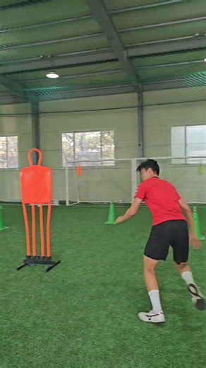 center back training heading control & Pass ⚽️
