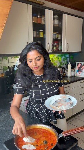 426K views · 101 reactions |  KERALA FISH CURRY fish shallots oil chilli powder coriander powder turmeric powder curry leaves salt ginger garlic Detailed recipe with quantities in my stories and bio #fishcurry #keralafood #keralacuisine #recipe #foodreels | sophiescookingspree | Facebook