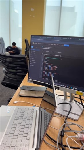 GeeksforGeeks Classroom Program | Offline Classes on Instagram: "Time complexity is no more complex 🙃 Join GfG classroom and learn from the experts. #geeksforgeeks #gfgclassroomprogram #gfgclassroom #timecomplexity #spacecomplexity #dsa #noida #bengaluru #hyderabad #pune #kolkata"
