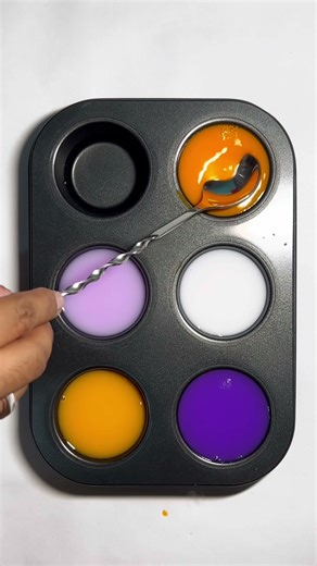 Mixing some random colours. #colour #colourmixing #mixing