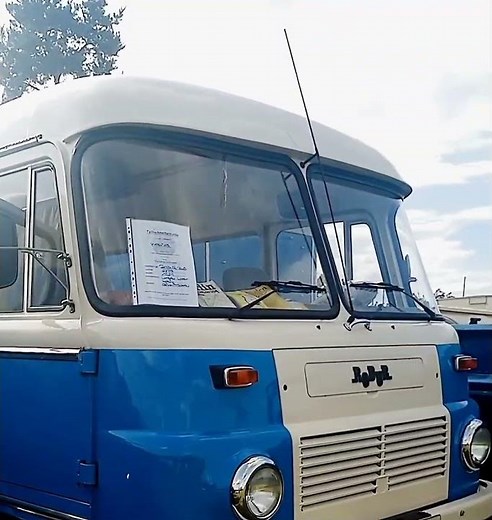 Oldtimer DDR Bus Robur LO