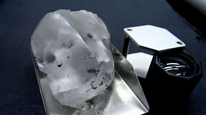 910-carat colorless diamond found in Lesotho