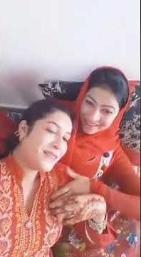 PAKISTANI HOT GIRLS KISSING