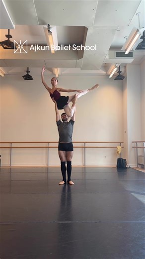 Train where excellence meets opportunity in the heart of New York City.✨ Ajkun Ballet School’s Performing in New York Summer Intensive offers rigorous training based in the Ajkun Methodology. With daily technique classes, repertoire, and the unique chance to perform in a professional production in NYC. Dancers from around the world are invited to audition!🩰 Submit your video audition today and take the next step in your artistic journey. • For more information about our programs, visit www.ajku