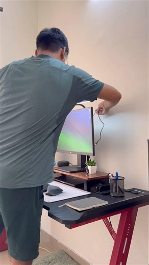 Unique Vertical Monitor Setup for Developer’s