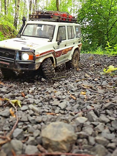 Toyota Land Cruiser RC Car Review and Features