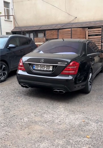 Explore the Mercedes S65 AMG V12 Biturbo Experience