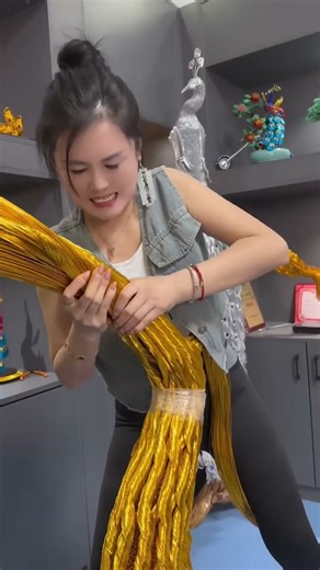 Amazing Self-Made Gold Tree by a Talented Girl