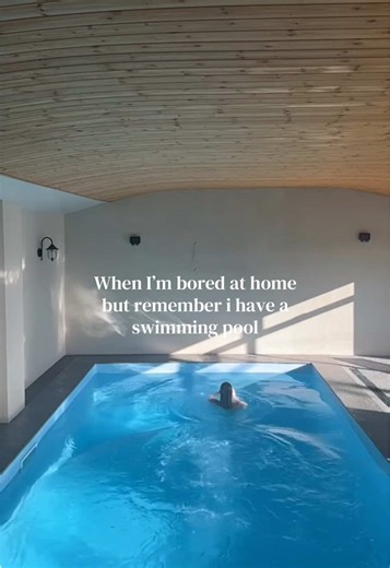 Play Mermaids: Fun Activities for Boredom in the Pool