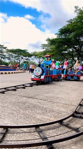 Asik naik kereta thomas 🚂🥳🥰🌈🎈💃