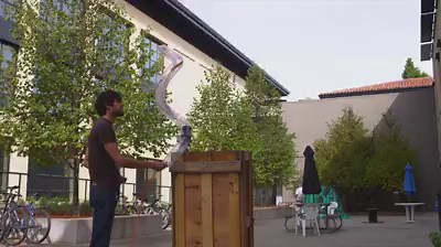 This worm-like robot is powered by pressurized air and can lift 220lbs. http://cnnmon.ie/2xQipJh | CNN Business