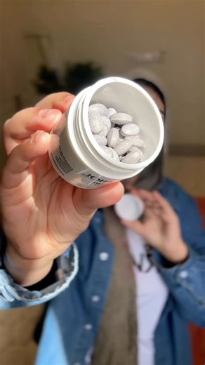 DR AMERA on Instagram‎: "سنين بجرب ووقع الاختيار علي oenobiol براند بريميوم وفعال والكورس لمدة تلت شهور فقط مش محتاجه اكتر من كدا 👏 ‏ #beautywithtime @oenobiol_me"‎