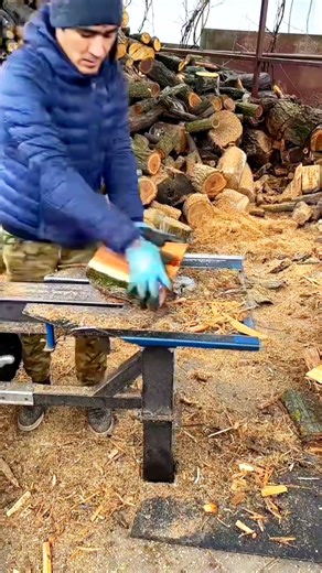 #woodworking Log Splitter