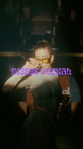 FRIDA GOLD on Instagram: "Dieser eine Gruß aus der Vergangenheit der DIESES GEFÜHL wieder entfesselt. OUT NOW. Link in Bio. ❤️‍睊"