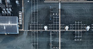 Grid Decarbonization, Reliability, and the Role of Wholesale Power Markets