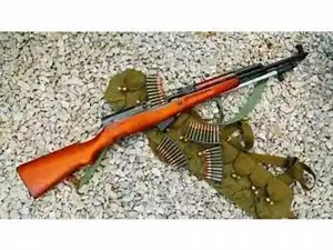 中国武器经典之作，国产56式半自动步枪外观展示和实弹射击