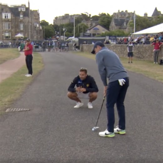 Rory McIlroy putts from the road on St. Andrews' 17th hole, takes money off TV commentator