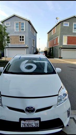 Toyota Prius windshield replacement