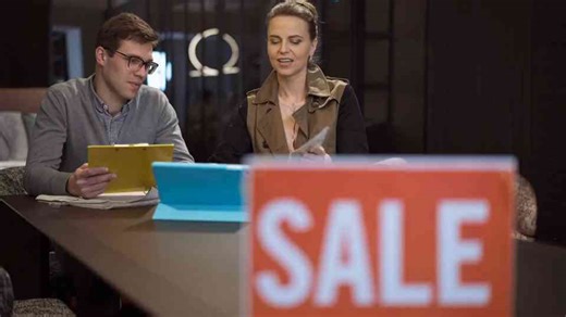 How to Stop Pushy Furniture Store Salesmen from Influencing Your Purchase: 8 Strategies