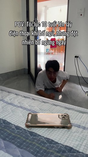 Bố ngừng ngáy khi lấy điện thoại