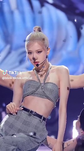 Shy and Cute Moments of Rosé