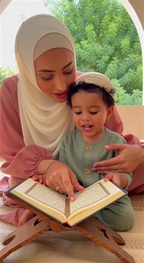 Mother teaching child to read Quran,أم تُعلّم طفلها قراءة القرآن , #islamic #parenting