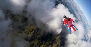 Coroner identifies Colorado man who died while skydiving